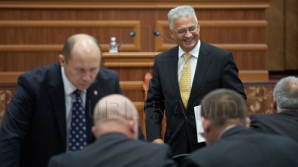 Детали с парламентского заседания: «Михай Балан с трибуны: Lendo calendo, Una malida...»