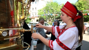 В Краснодаре по случаю Дня России заварили самовар объемом 332 литра