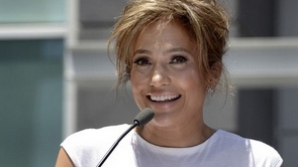 Дженнифер Лопес извинилась за свое выступление перед главой Туркмении