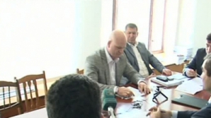 На заседании комиссии по национальной безопасности либерал-демократ пригрозил ударить коммуниста 