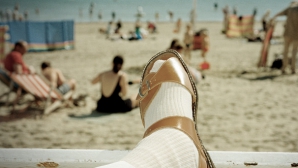 Носки с сандалиями признали главным модным недоразумением всех времен