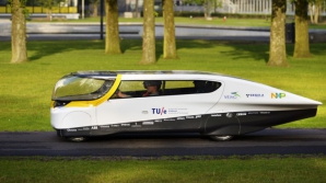 Голландцы спроектировали семейный автомобиль на солнечных батареях