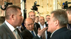 Потасовка в парламенте между депутатами ПКРМ и ЛДПМ (ВИДЕО)