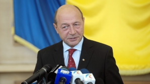 Траяна Бэсеску встретили в Кишинёве как сторонники, так и его противники 