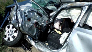 Машина разбилась вдребезги на столичном Балканском шоссе (ФОТО)