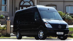 Mercedes-Benz превратили в дом на колесах, стоимостью в 450 тыс долларов