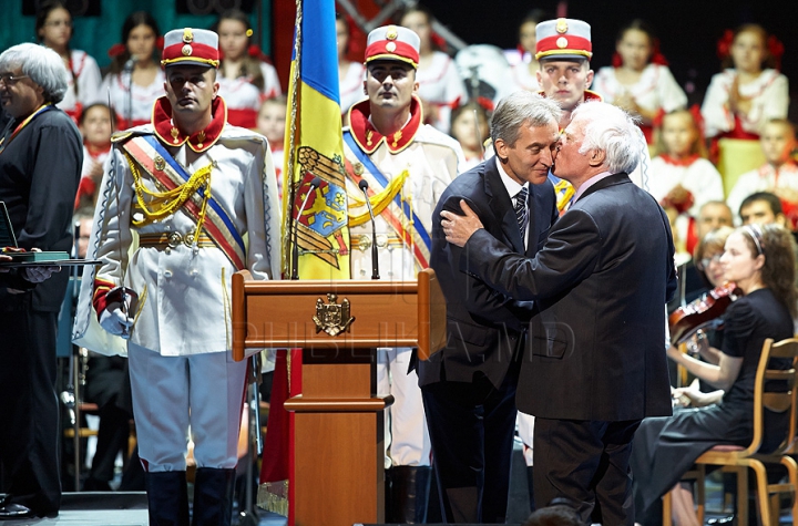 В Кишиневе состоялась церемония вручения Национальной премии-2013 (ФОТОРЕПОРТАЖ)