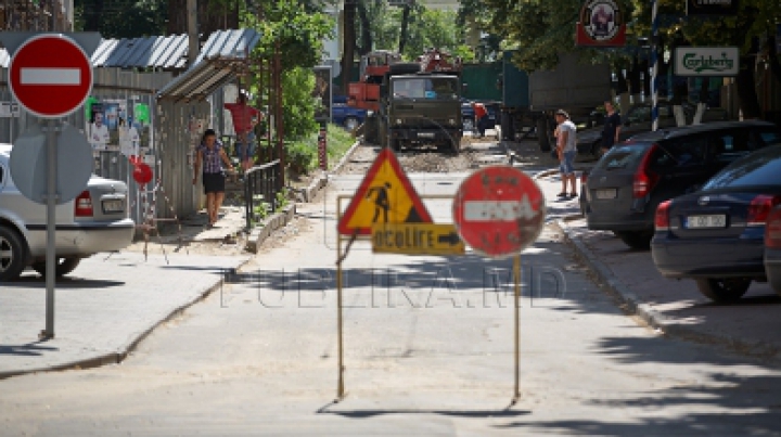 Еще по одной столичной улице временно приостановлено дорожное движение 