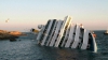 Лайнер Costa Concordia подняли со дна моря