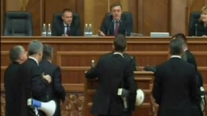 Депутаты ПКРМ с мегафоном в парламенте (ВИДЕО) 