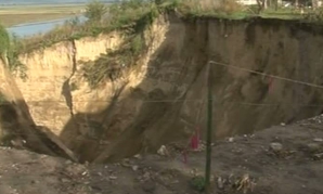 Дома в селе Готешты рискуют сползти в овраг, семьи готовятся к переселению