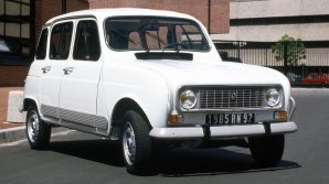 Новым «папамобилем» стал подержанный Renault-4