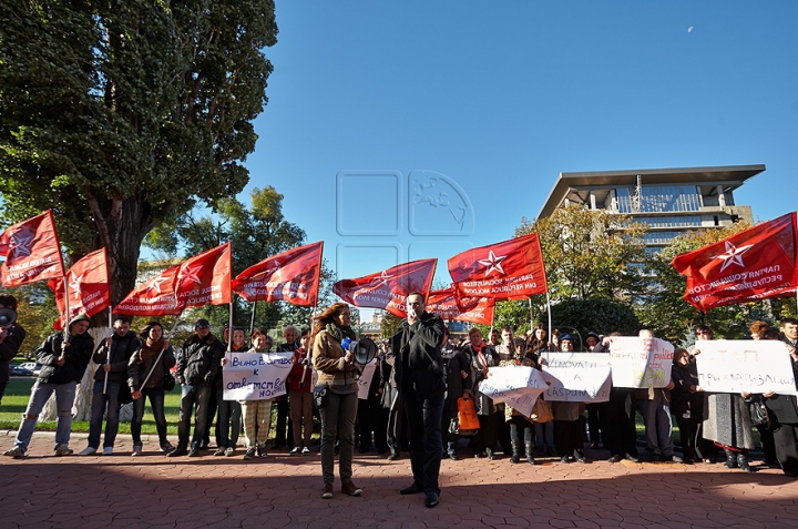 Социалисты и коммунисты провели акцию протеста у здания минсельхоза (ФОТО)