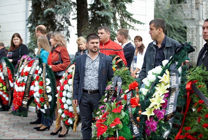 Зинаиду Киструга проводили в последний путь (ФОТОРЕПОРТАЖ)