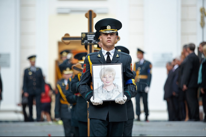 Зинаиду Киструга проводили в последний путь (ФОТОРЕПОРТАЖ)