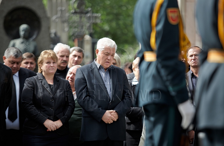 Зинаиду Киструга проводили в последний путь (ФОТОРЕПОРТАЖ)