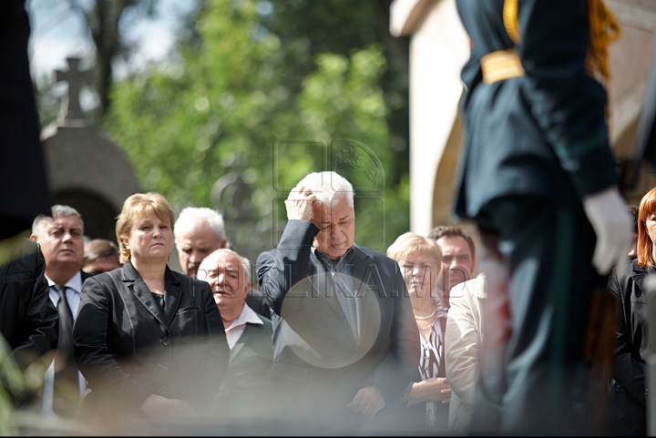 Зинаиду Киструга проводили в последний путь (ФОТОРЕПОРТАЖ)