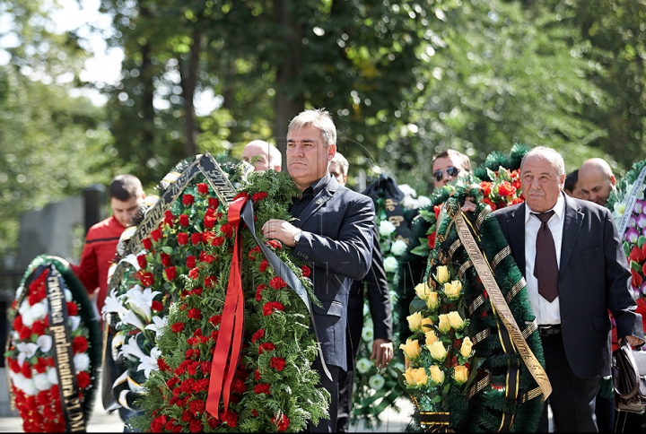 Зинаиду Киструга проводили в последний путь (ФОТОРЕПОРТАЖ)