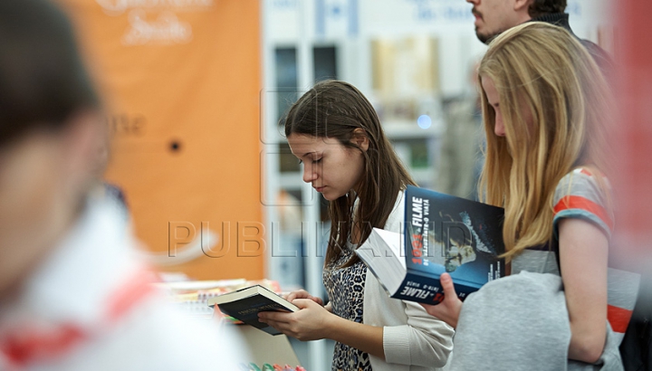 В столице открылась книжная ярмарка, на которой действуют скидки до 30% 