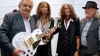 Aerosmith подарили президенту Уругвая гитару