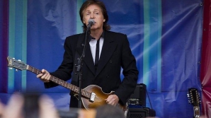 Пол Маккартни выступил со спонтанным концертом в центре Лондона 