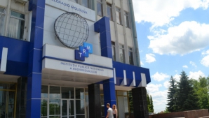 Ложное сообщение о бомбе: у Дома радио прохожие нашли подозрительный пакет