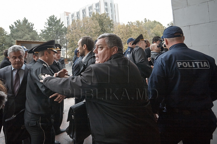 ФОТОРЕПОРТАЖ с акции протеста верующих у Дворца республики