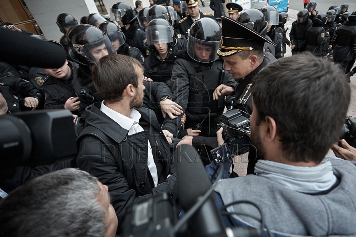 ФОТОРЕПОРТАЖ с акции протеста верующих у Дворца республики