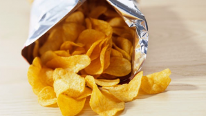 Вопреки закону, в ряде школ продают продукты с высоким содержанием соли, сахара и жиров