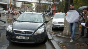 В Кишиневе неправильно припаркованные автомобили будут эвакуированы на платные автостоянки