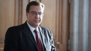 Мариан Лупу вручил европейским чиновникам книгу с пожеланиями сотен тысяч граждан Молдовы