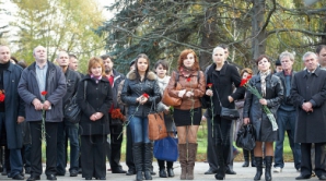 Воронин на годовщине Октябрьской революции критиковал власть