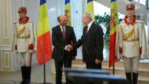 Тимофти поздравил Бэсеску с днем рождения