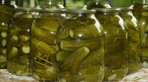 В соленьях для одного из заключенных сотрудники тюрьмы обнаружили запрещенные вещества (ФОТО/ВИДЕО)