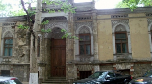 Порядка 13 памятников архитектуры в год теряет наша страна