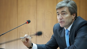 Карпов попросил Мухаметшина вмешаться в решение проблемы молдавских школ в Приднестровье