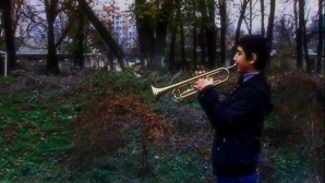 Юному трубачу Андрею Гамарцу, мечтающему о большой сцене, семья может помочь лишь словами поддержки