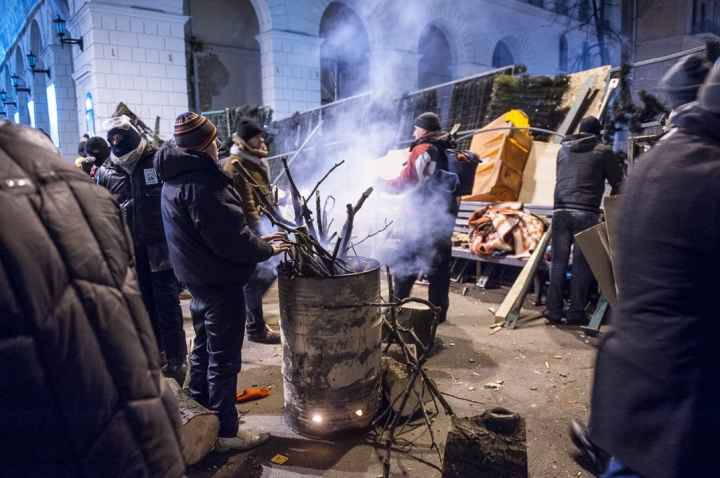 В каких условиях приходится находиться протестующим на Украине (ФОТОРЕПОРТАЖ)