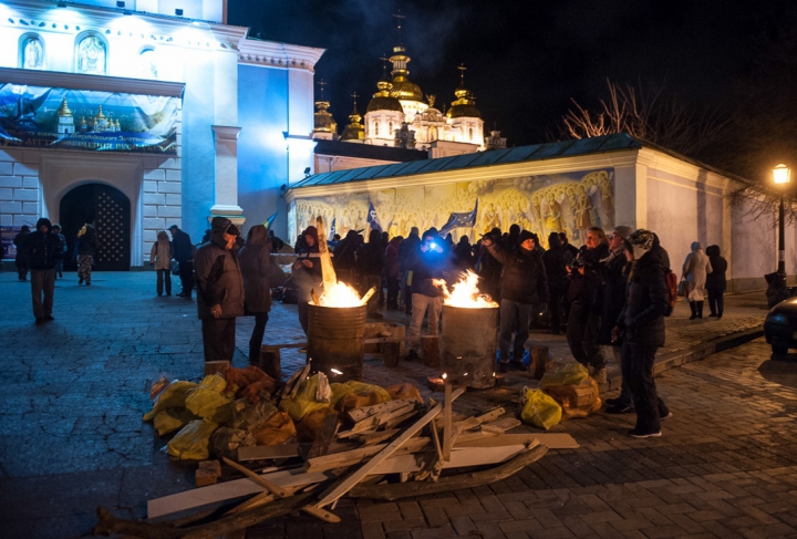 В каких условиях приходится находиться протестующим на Украине (ФОТОРЕПОРТАЖ)