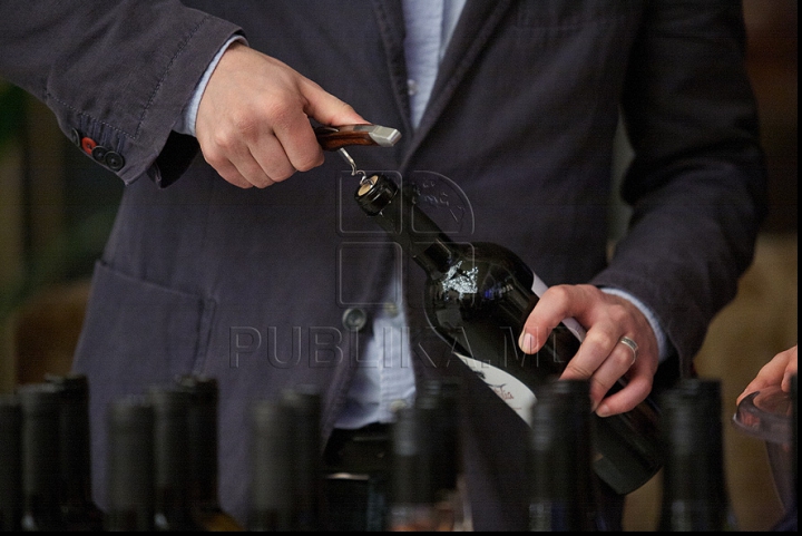 В Кишиневе в пятый раз состоялся Вернисаж вина (ФОТОГАЛЕРЕЯ)