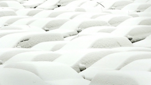 В Иране снег засыпал свадебный кортеж из 17 автомобилей