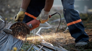 Людей, занятых на вредном производстве, могут обязать чаще проходить медосмотр