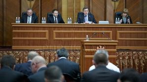 Ретроспектива недели: внеочередная сессия парламента, заседание НСГ, встреча Штански и Карпова