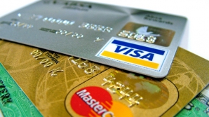 Жители Молдовы все чаще используют банковские карты для оплаты товаров и услуг