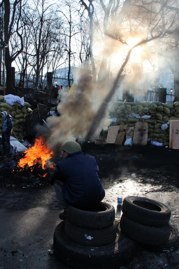 Беспорядки на Украине продолжаются: на крыше конгресс-центра найдены гильзы и патроны (ТЕКСТ ОНЛАЙН)