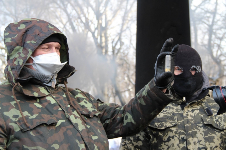 Беспорядки на Украине продолжаются: на крыше конгресс-центра найдены гильзы и патроны (ТЕКСТ ОНЛАЙН)