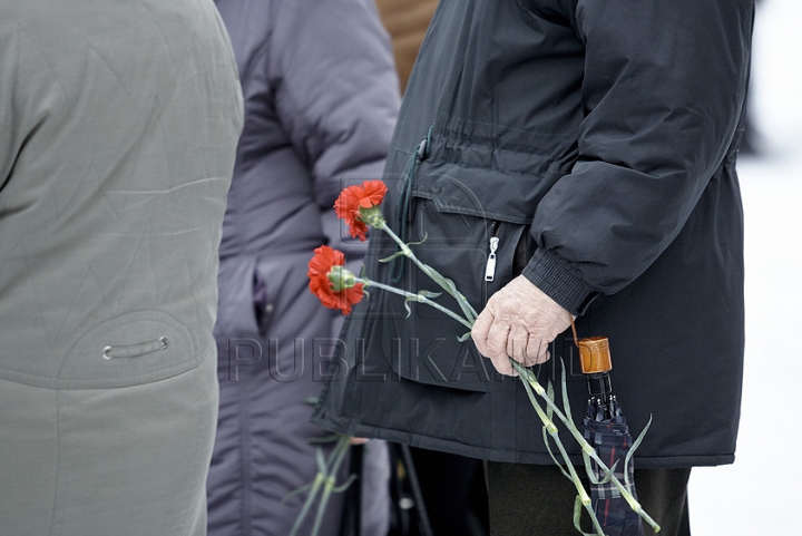 Члены и сторонники ПКРМ отметили 90-летие со дня смерти Владимира Ленина (ФОТО)