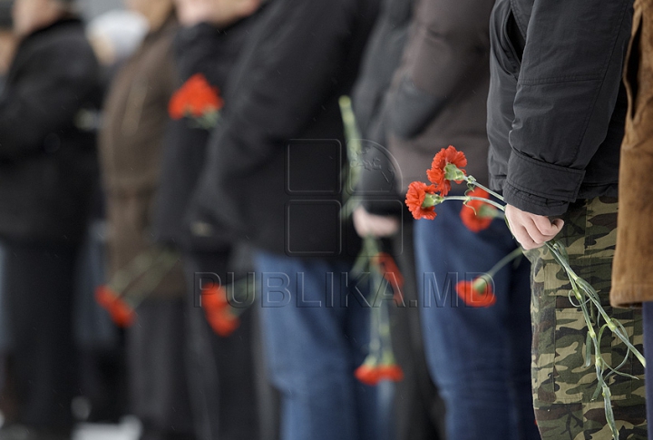 Члены и сторонники ПКРМ отметили 90-летие со дня смерти Владимира Ленина (ФОТО)