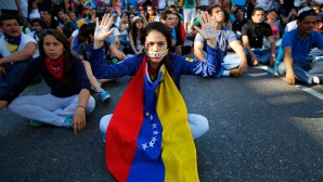 В Венесуэле не стихают массовые акции протеста, жертвами беспорядков стали пять человек 