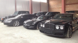 У Януковича в автопарке была собственная заправка (ВИДЕО)